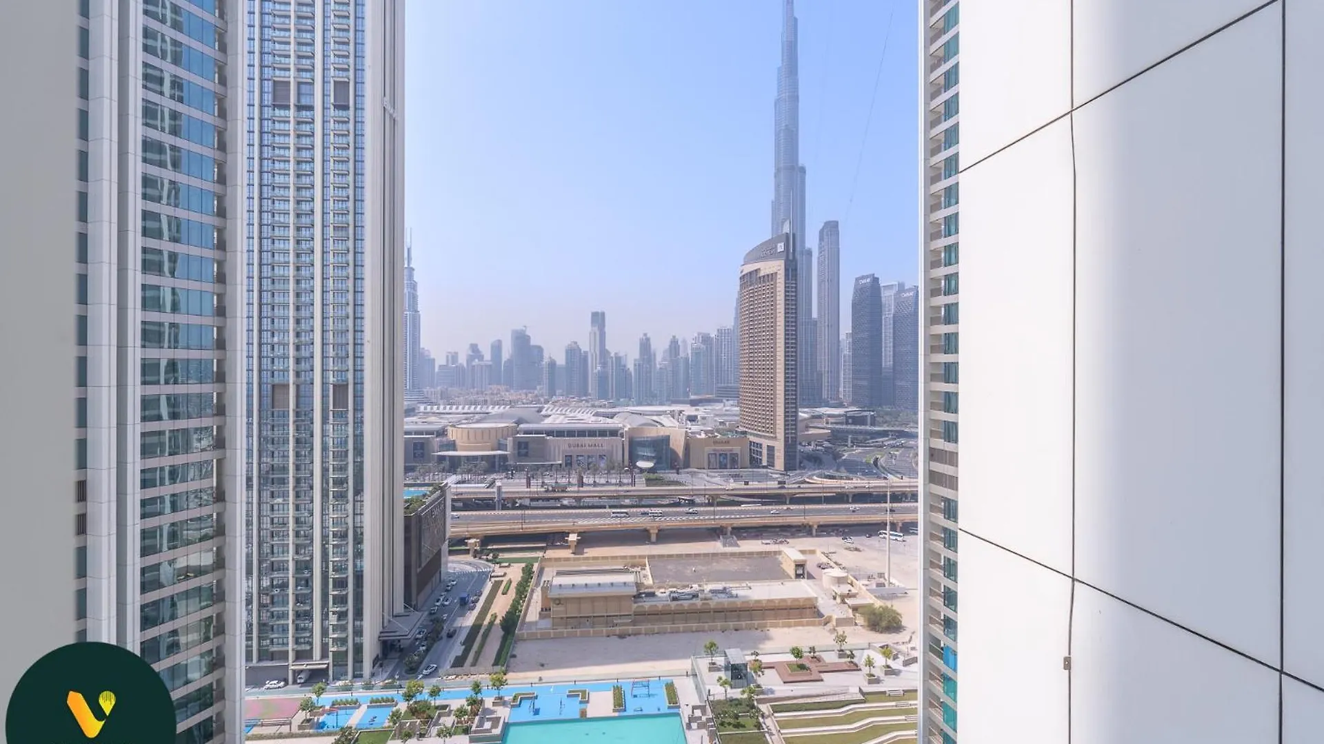 Downtown Views II - Vogue Two Bedroom Apartment With Balcony And Full Burj Khalifa View, Conveniently Located Opposite Dubai Mall Skybridge
