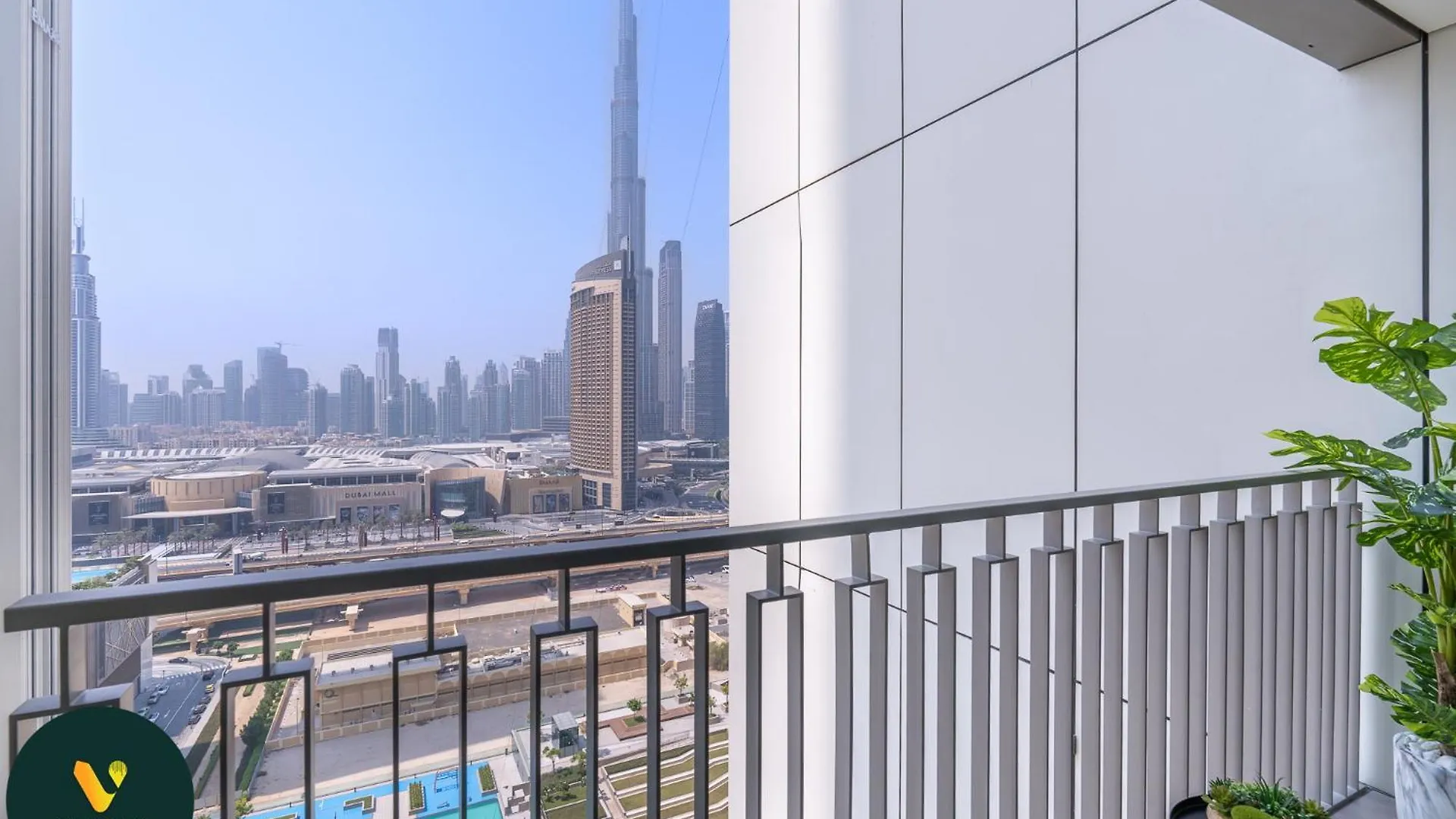 Downtown Views II - Vogue Two Bedroom Apartment With Balcony And Full Burj Khalifa View, Conveniently Located Opposite Dubai Mall Skybridge