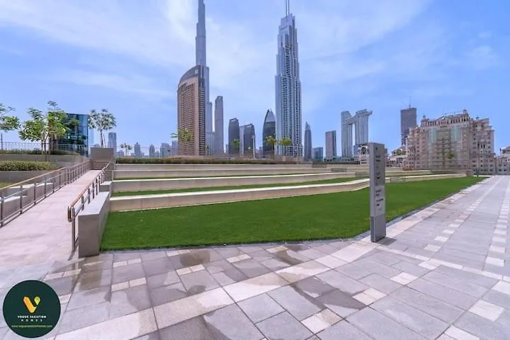 Downtown Views II - Vogue Two Bedroom Apartment With Balcony And Full Burj Khalifa View, Conveniently Located Opposite Dubai Mall Skybridge